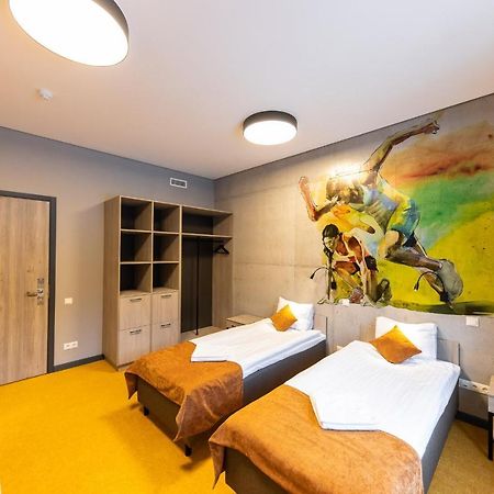 Stadium Hotel Valmiera Buitenkant foto