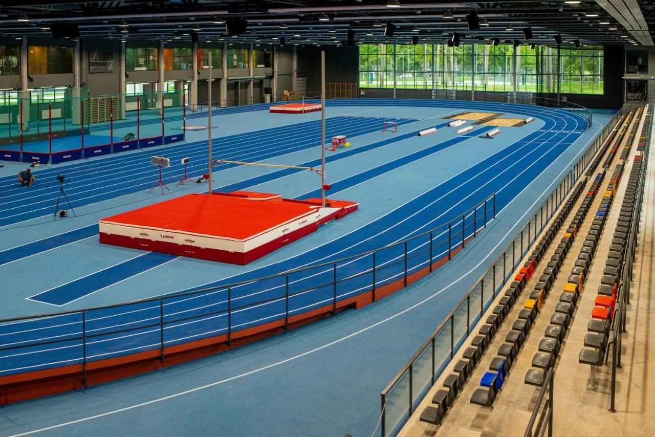 Stadium Hotel Valmiera Buitenkant foto