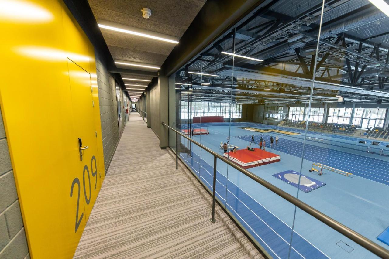 Stadium Hotel Valmiera Buitenkant foto