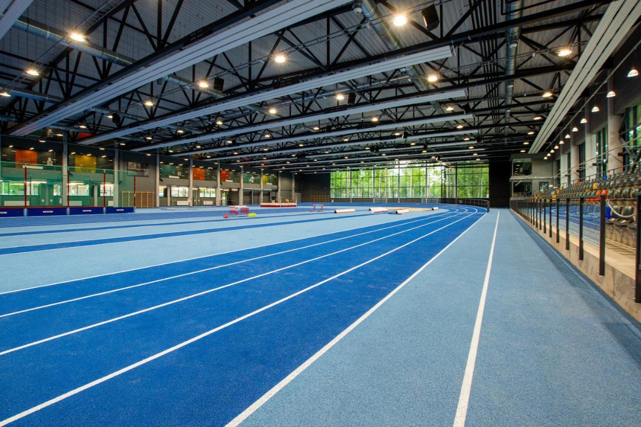 Stadium Hotel Valmiera Buitenkant foto